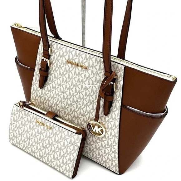 Michael Kors Large Charlotte Tote Bag & Large Double Zip Wallet Vanilla/Brown - Picture 10 of 13